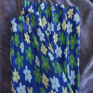 Target Spotlight Brand ruffled floral pants size medium